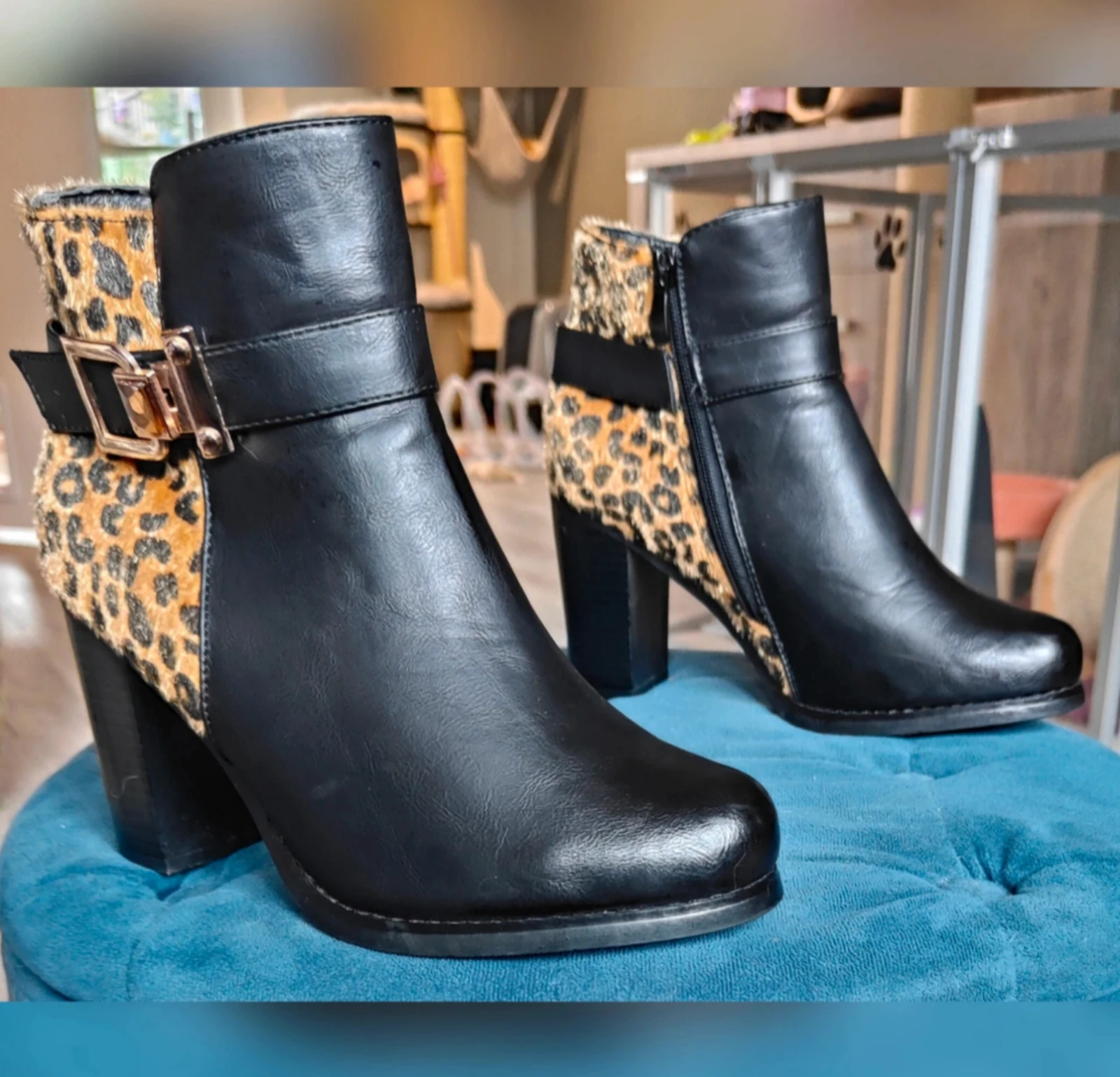 Leuke zwarte enkellaarsjes met luipaardprint maat 39 – photo 2